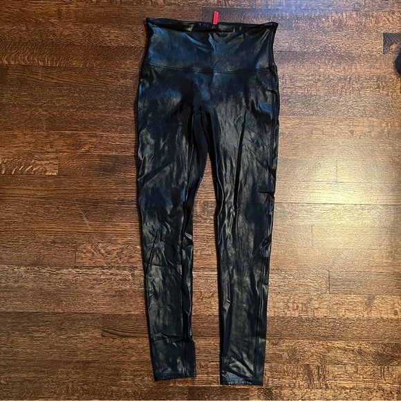 SPANX Pants - Spanx size large black faux leather look leggings